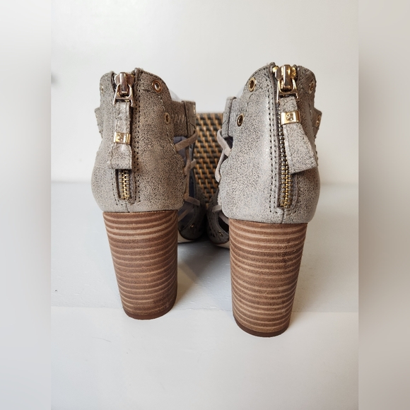 Latigo Leather Saelena Handcrafted Gold Grommet Zip Back Peep-Toe Block Heel - Picture 9 of 14